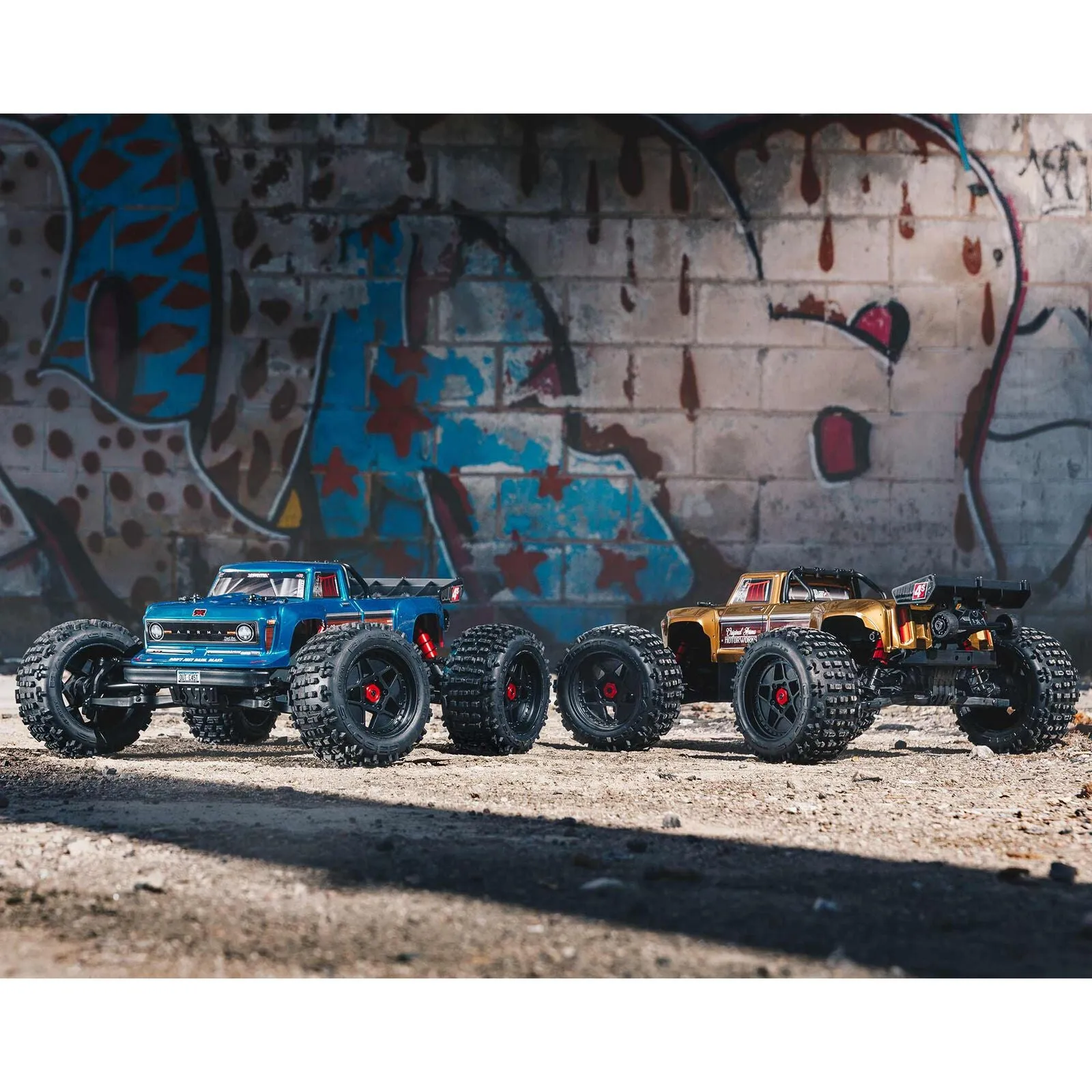 Arrma 1/10 OUTCAST 4X4 4S V2 BLX Stunt Truck RTR (ARA4410V2)