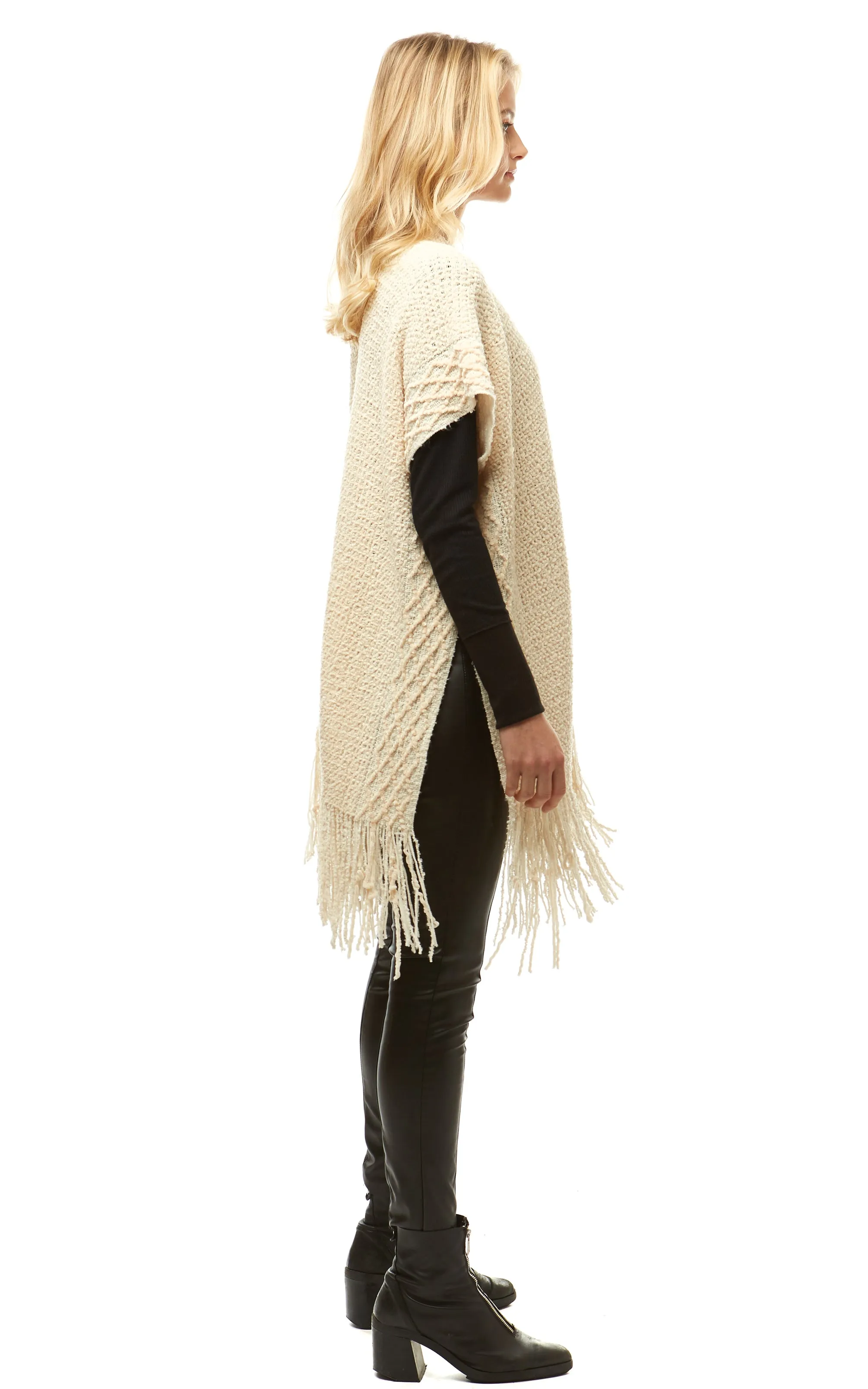 LOF935 Solid Chenille Diamond Pattern Trim Ruana with Fringe