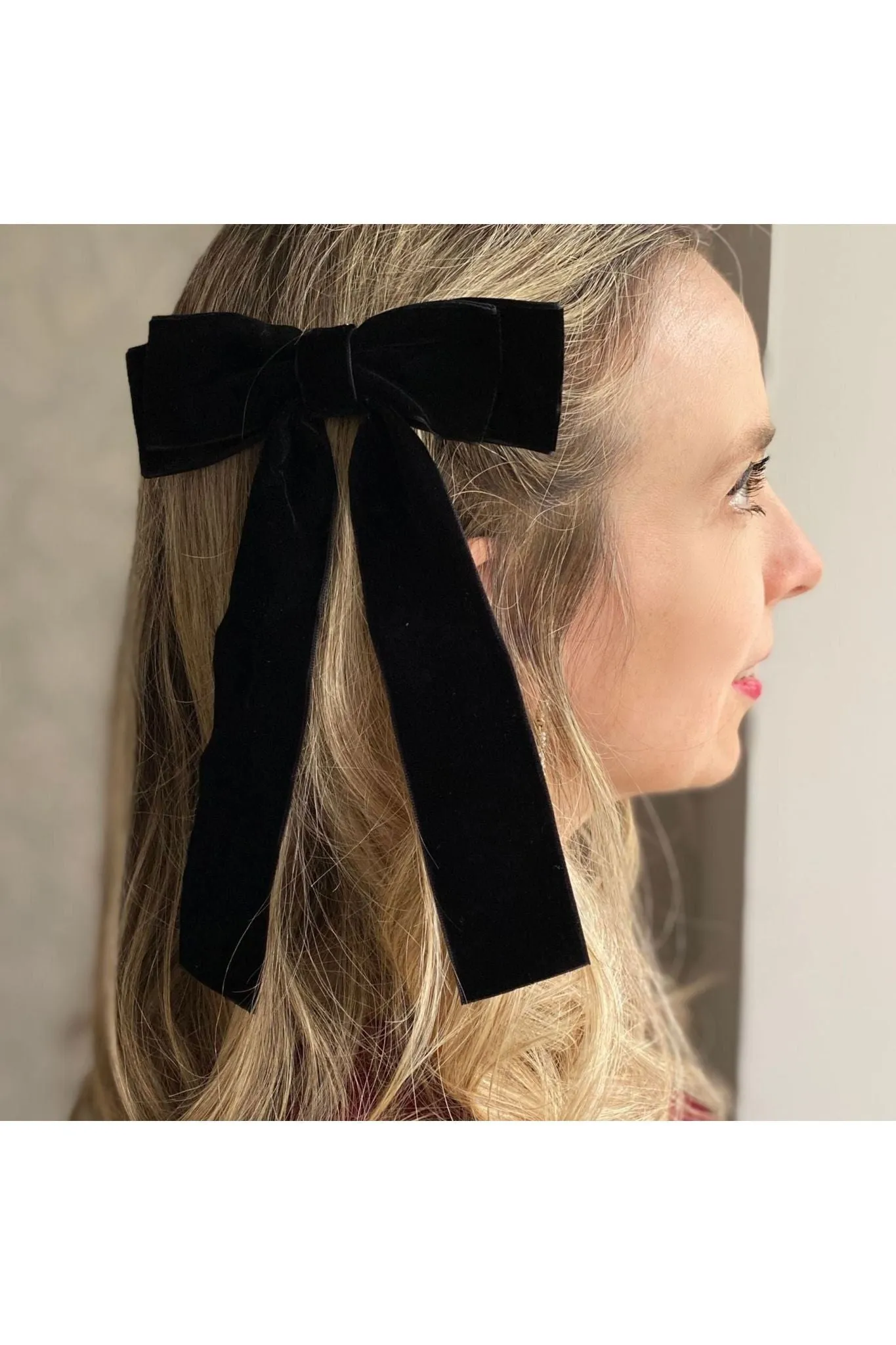 QueenMee Accessories Black Velvet Hair Bow Hair Clip Alligator Clip