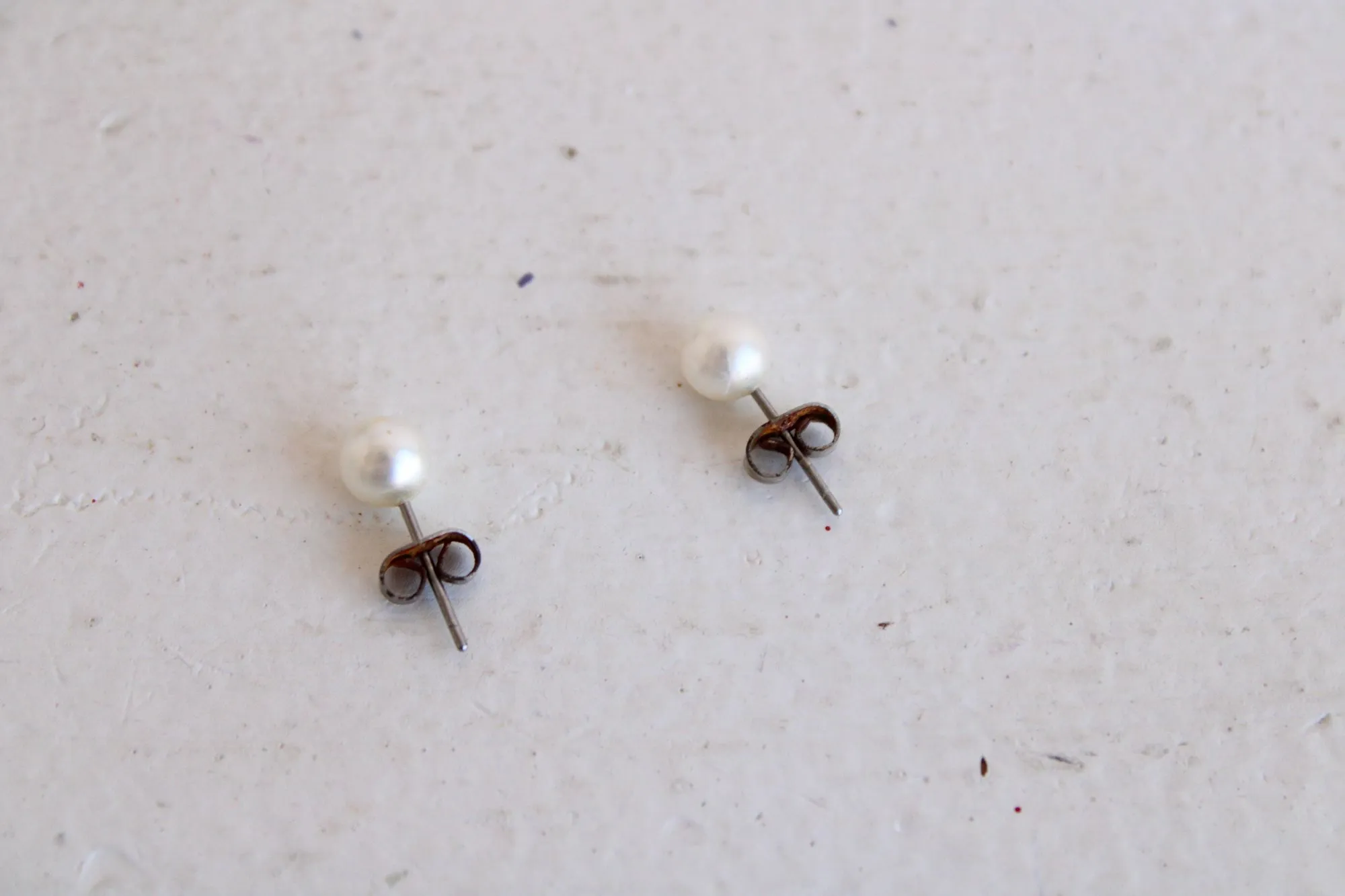 Vintage White Faux Pearl Stud Earrings