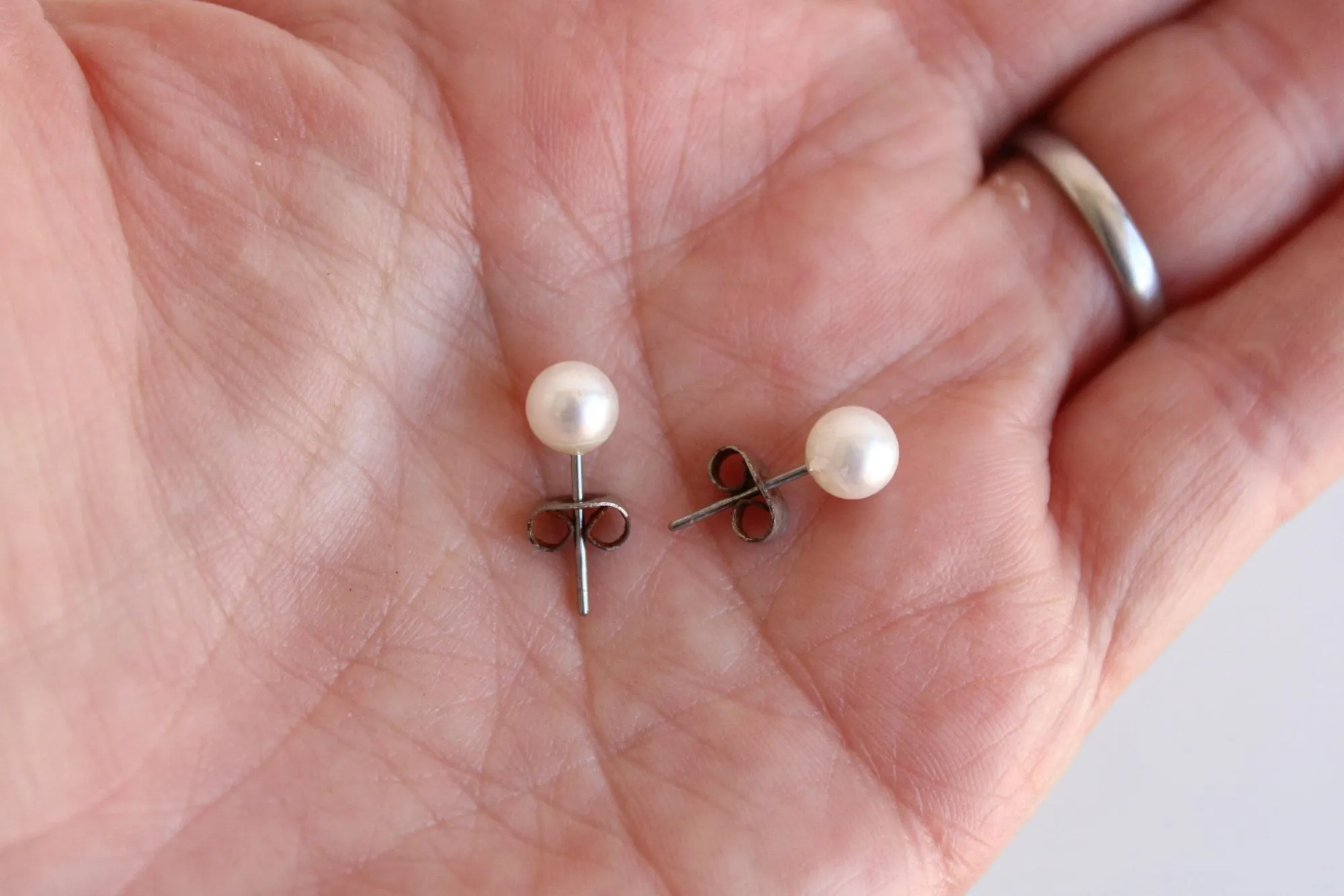 Vintage White Faux Pearl Stud Earrings