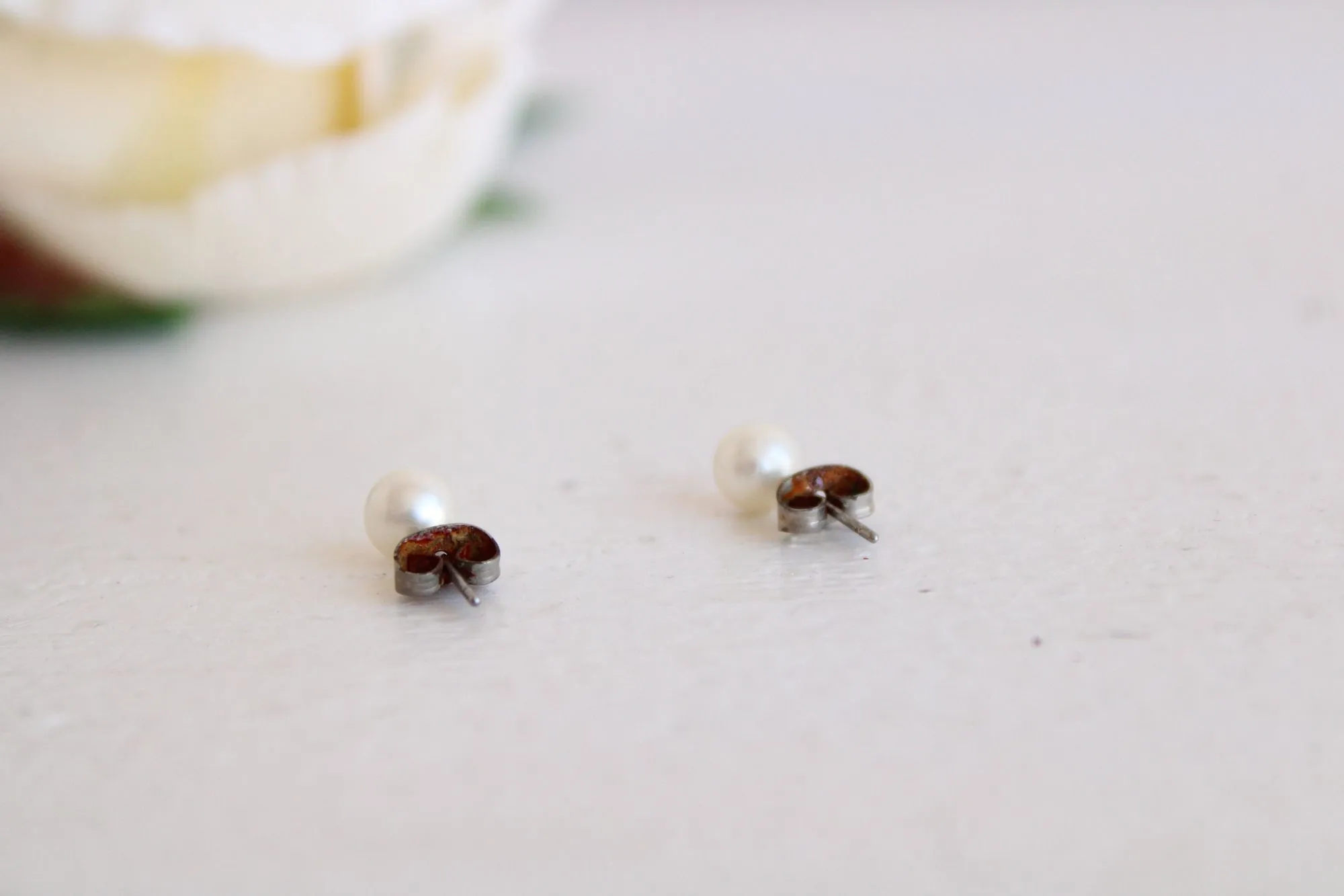 Vintage White Faux Pearl Stud Earrings